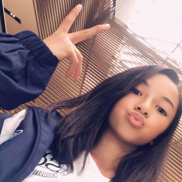 Meet your Posher, Mikani - Picture 1 of 1